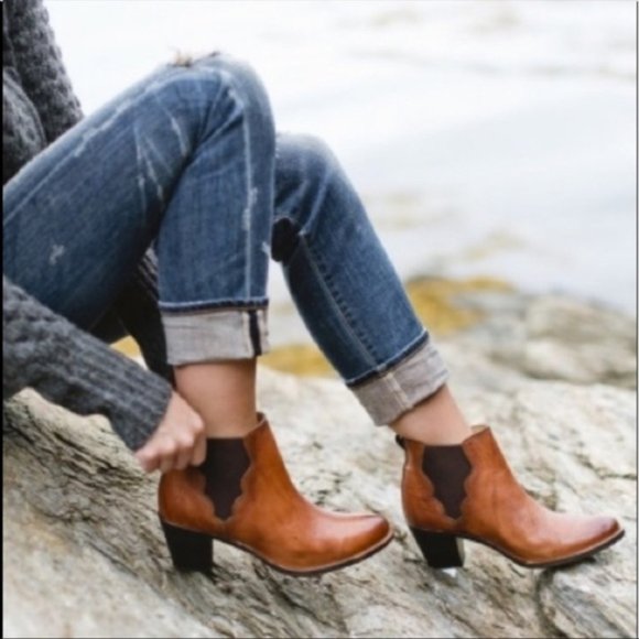 Frye Shoes - Frye Jackie Gore ankle booties size 9.5 like new